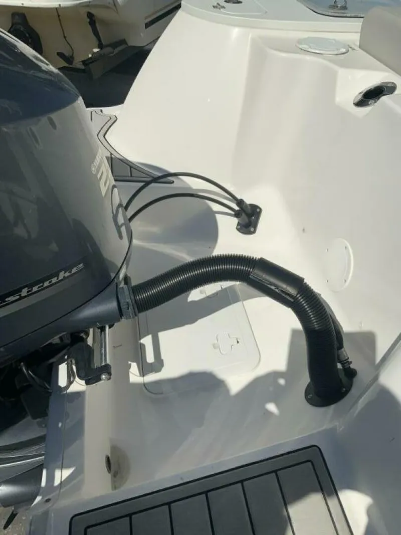 Slide: The Image of Sea Fox 228 Commander 2022 - 17