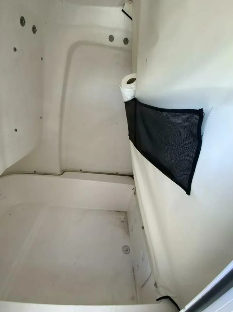 Slide: The Image of Sea Fox 228 Commander 2022 - 24