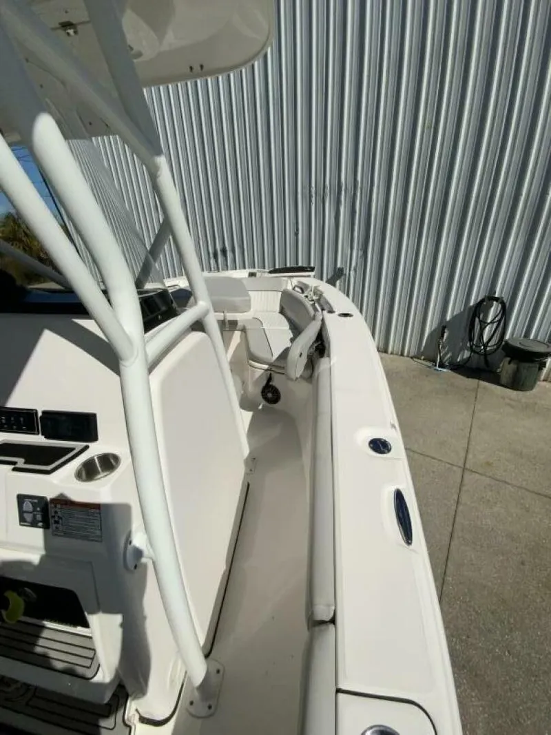 Slide: The Image of Sea Fox 228 Commander 2022 - 26