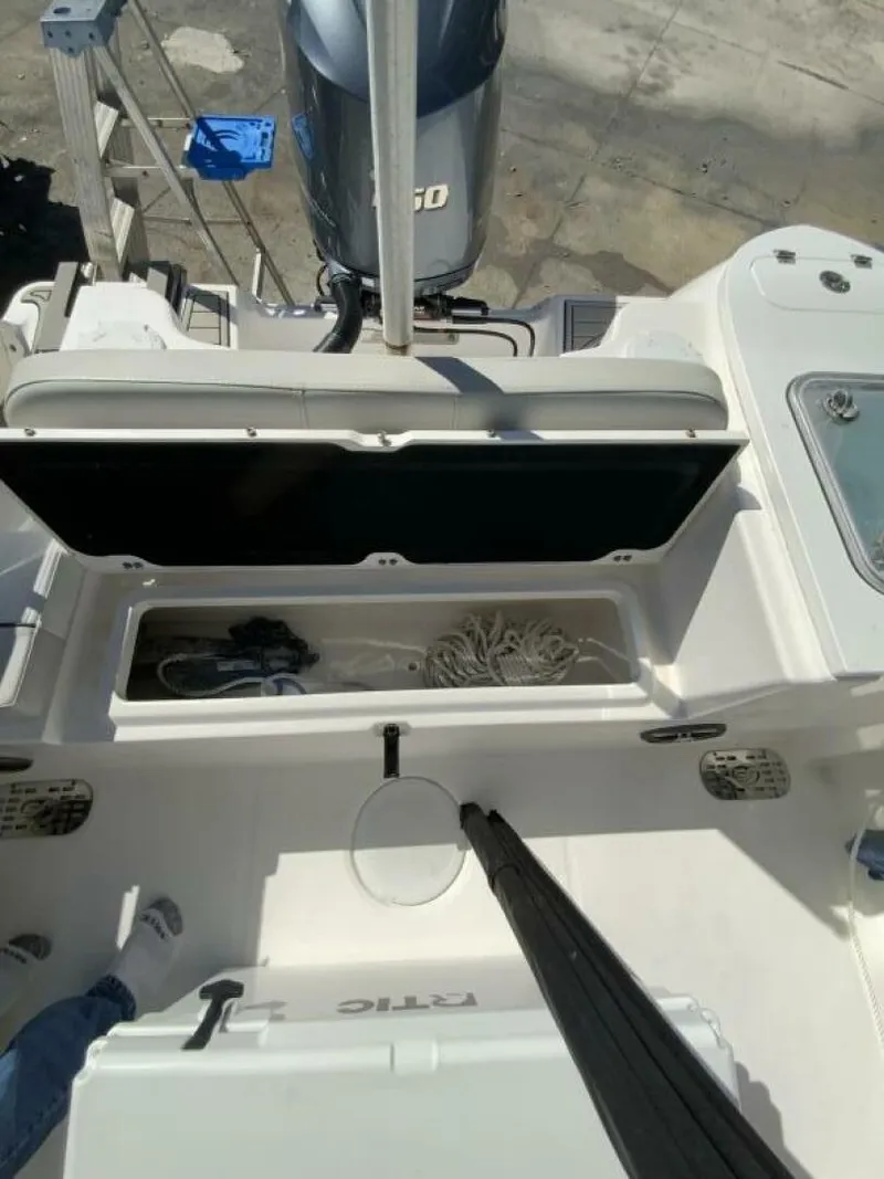 Slide: The Image of Sea Fox 228 Commander 2022 - 37