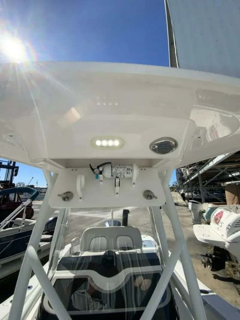 Slide: The Image of Sea Fox 228 Commander 2022 - 46