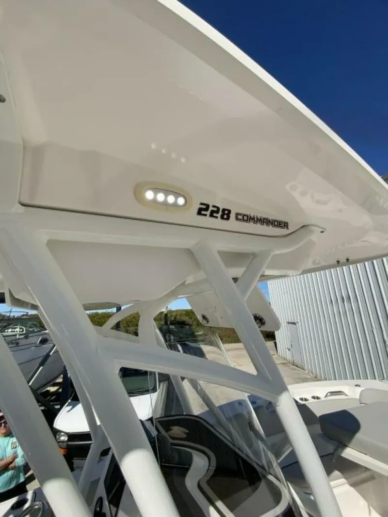 Slide: The Image of Sea Fox 228 Commander 2022 - 47