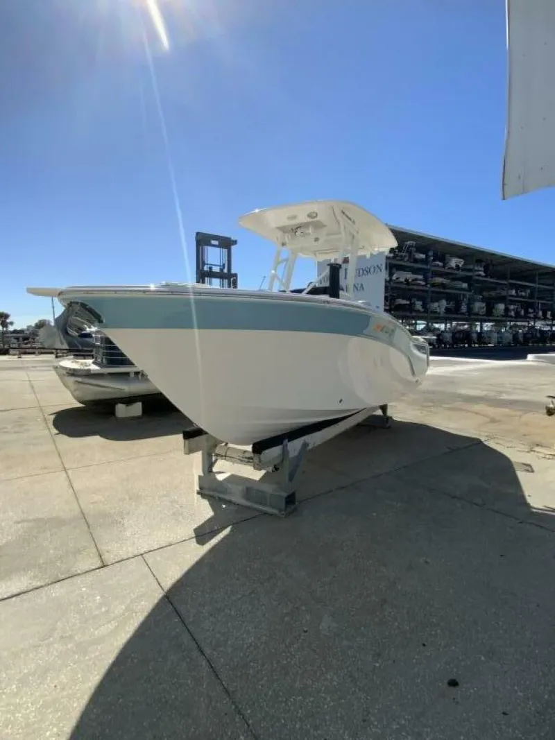 Slide: The Image of Sea Fox 228 Commander 2022 - 5