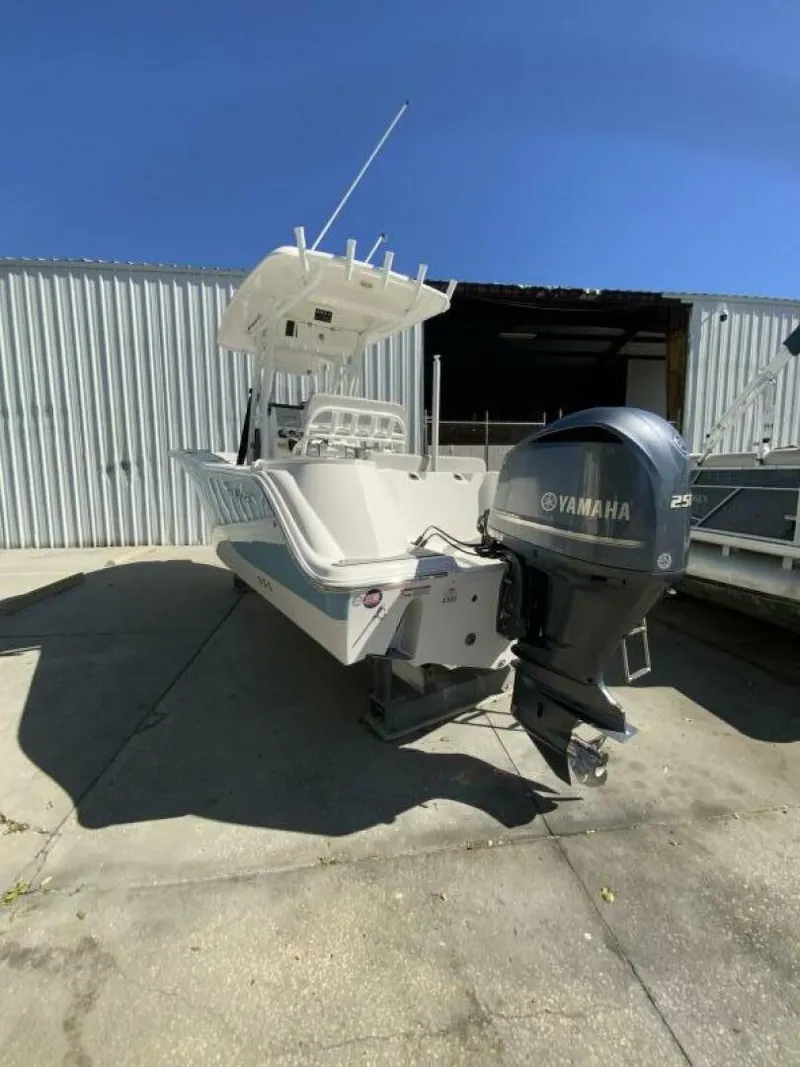 Slide: The Image of Sea Fox 228 Commander 2022 - 9