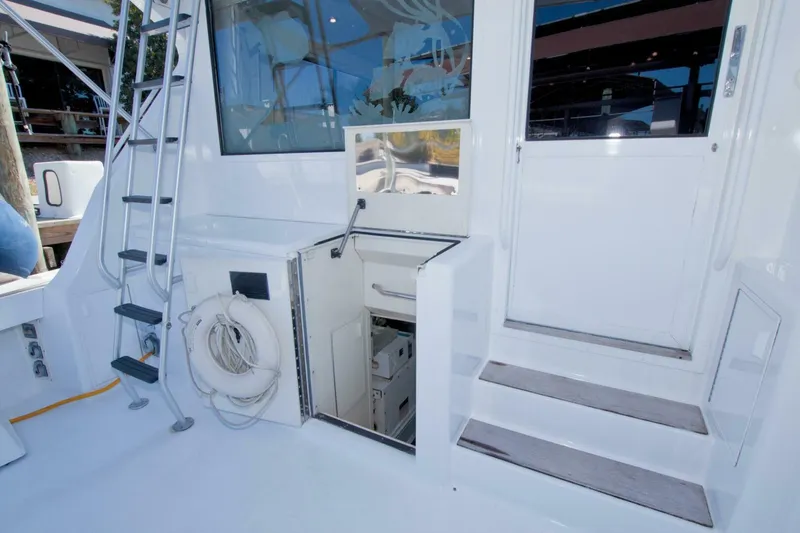 Slide: The Image of Viking 53 Convertible 1990 - 83