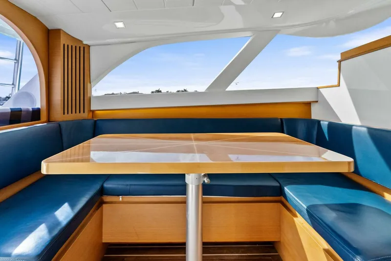 Slide: The Image of Bertram 35 Flybridge 2017 - 11