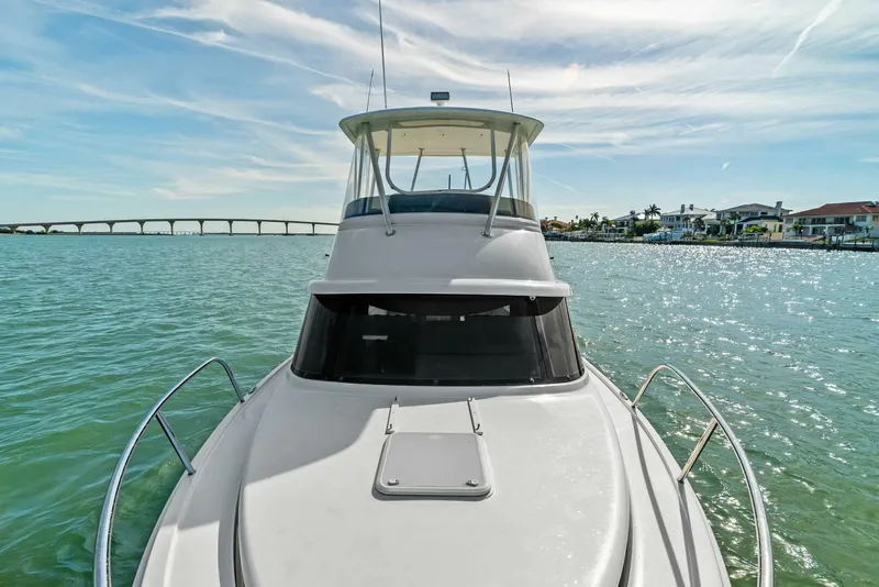 Slide: The Image of Bertram 35 Flybridge 2017 - 13