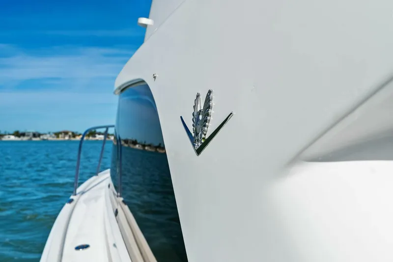 Slide: The Image of Bertram 35 Flybridge 2017 - 17
