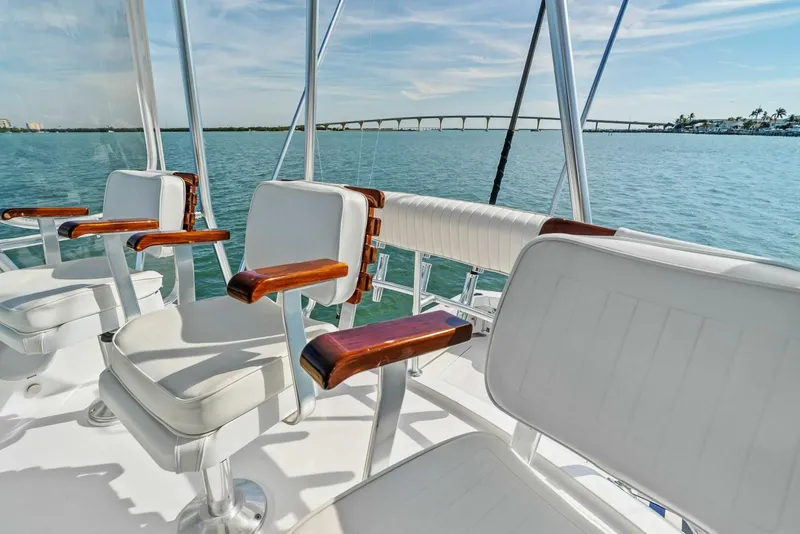 Slide: The Image of Bertram 35 Flybridge 2017 - 20