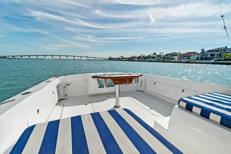 Slide: The Image of Bertram 35 Flybridge 2017 - 26