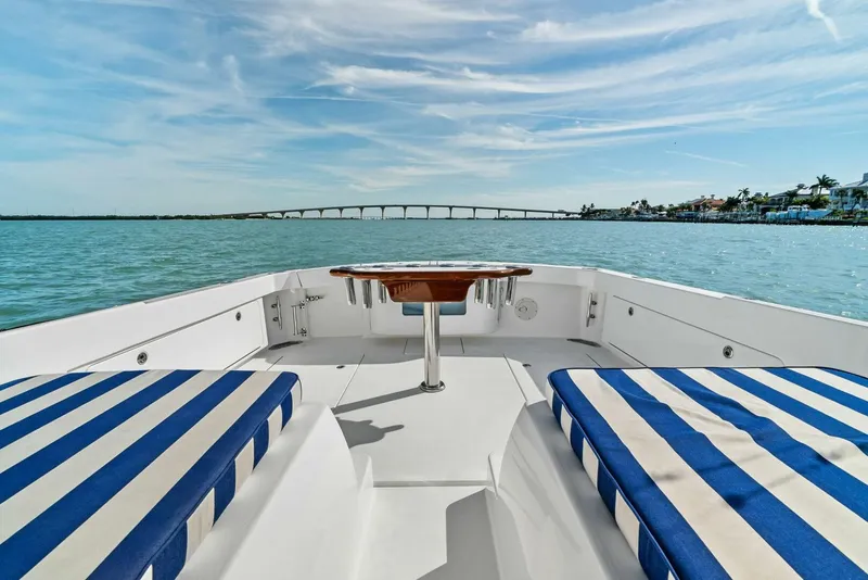 Slide: The Image of Bertram 35 Flybridge 2017 - 27