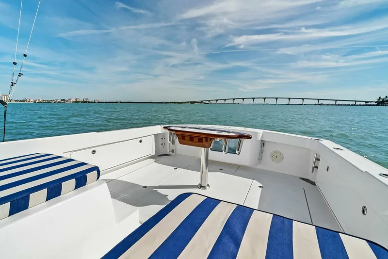 Slide: The Image of Bertram 35 Flybridge 2017 - 28