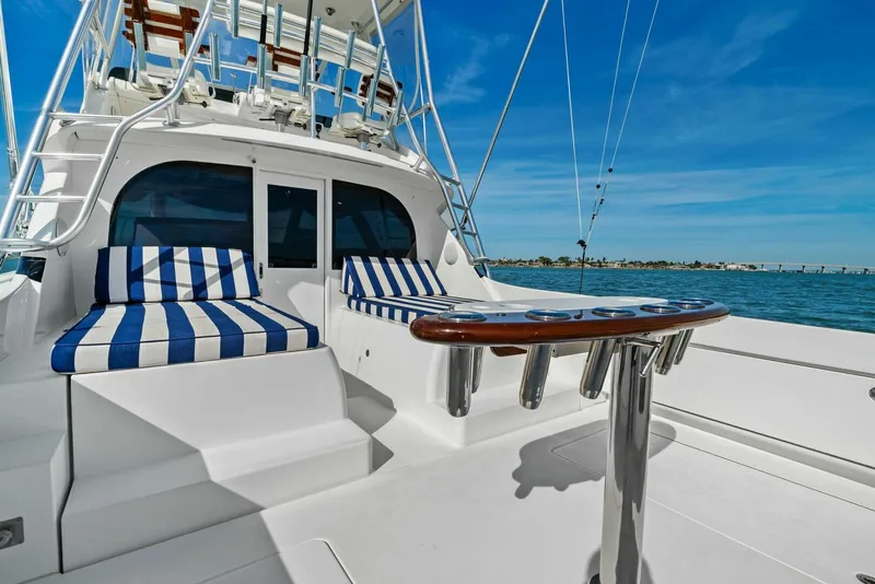 Slide: The Image of Bertram 35 Flybridge 2017 - 29
