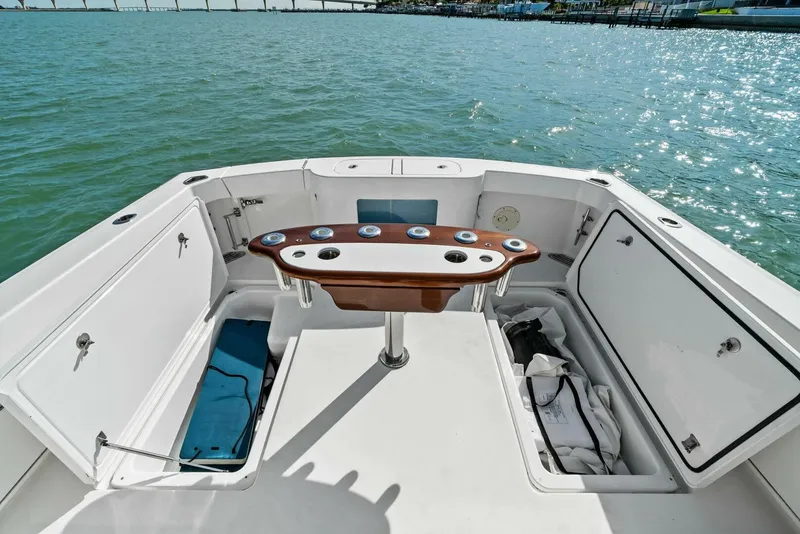Slide: The Image of Bertram 35 Flybridge 2017 - 33