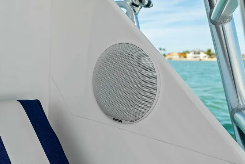 Slide: The Image of Bertram 35 Flybridge 2017 - 37