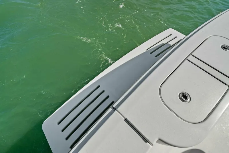 Slide: The Image of Bertram 35 Flybridge 2017 - 42
