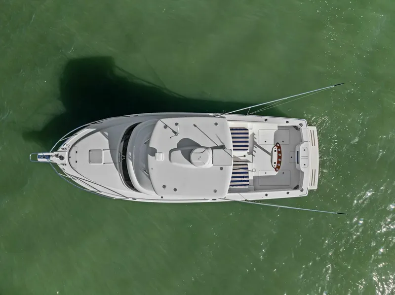 Slide: The Image of Bertram 35 Flybridge 2017 - 47