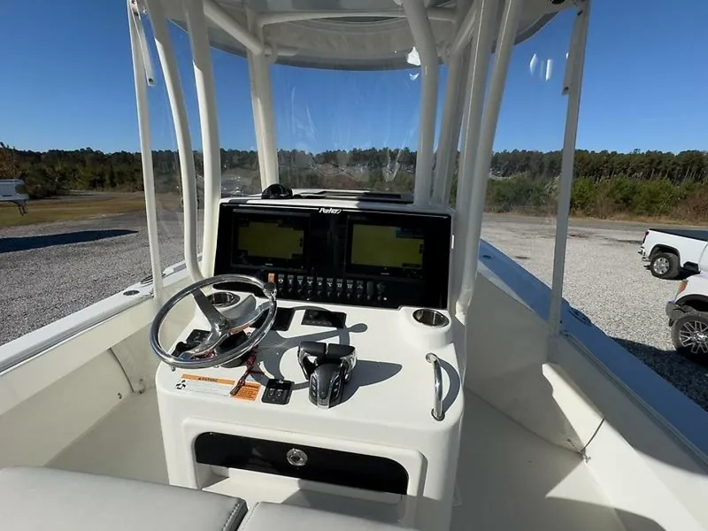 Slide: The Image of Parker Marine 2801 2022 - 11