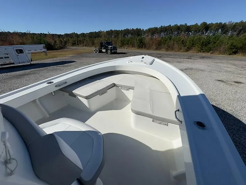 Slide: The Image of Parker Marine 2801 2022 - 13