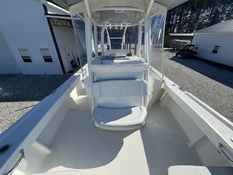 Slide: The Image of Parker Marine 2801 2022 - 14