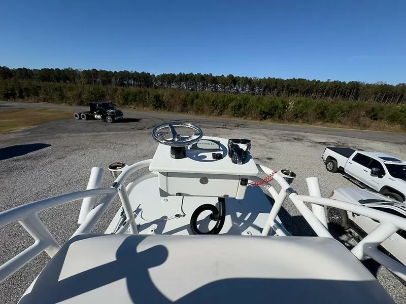 Slide: The Image of Parker Marine 2801 2022 - 16