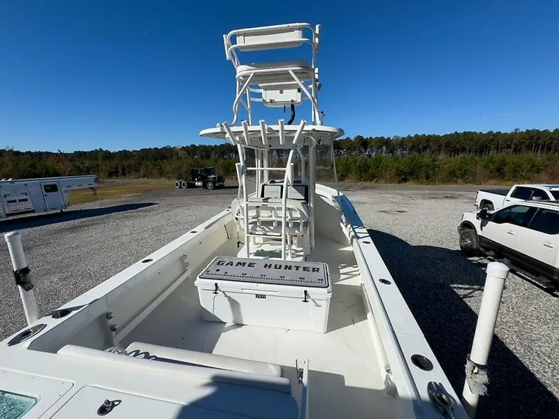Slide: The Image of Parker Marine 2801 2022 - 5