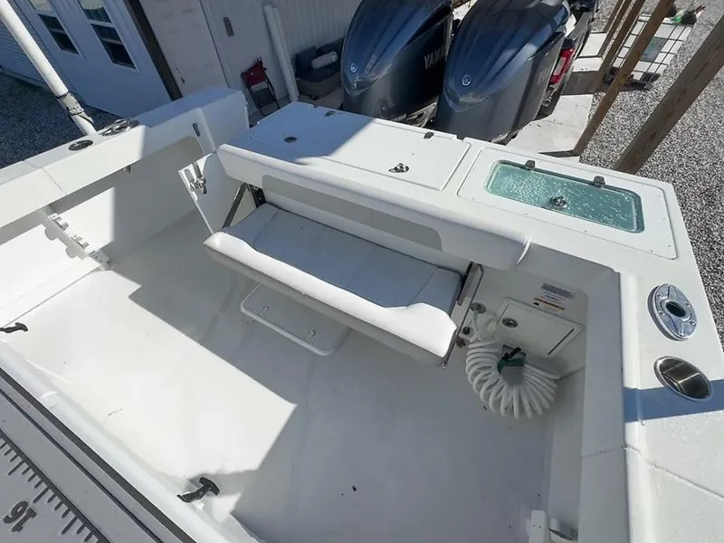 Slide: The Image of Parker Marine 2801 2022 - 8