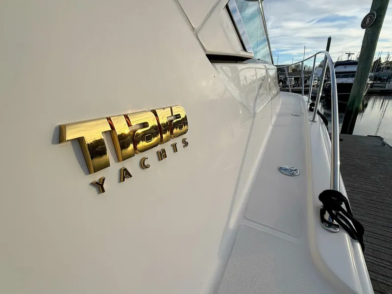 Slide: The Image of Tiara 3600 Coronet 2013 - 52