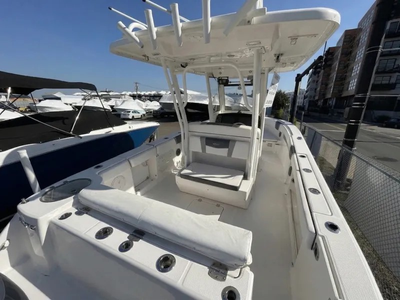 Slide: The Image of Robalo R272 2020 - 5