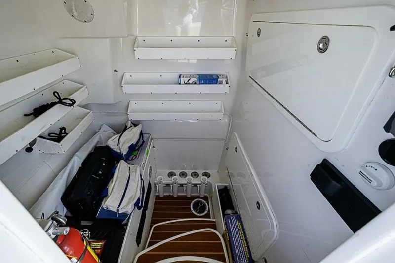 Slide: The Image of Yellowfin 39 Offshore 2011 - 12