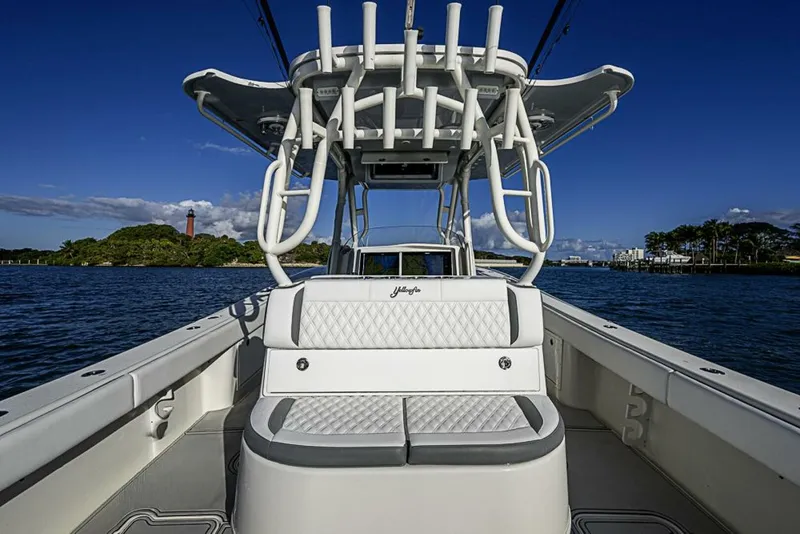 Slide: The Image of Yellowfin 39 Offshore 2011 - 14