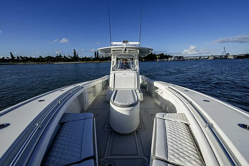 Slide: The Image of Yellowfin 39 Offshore 2011 - 7