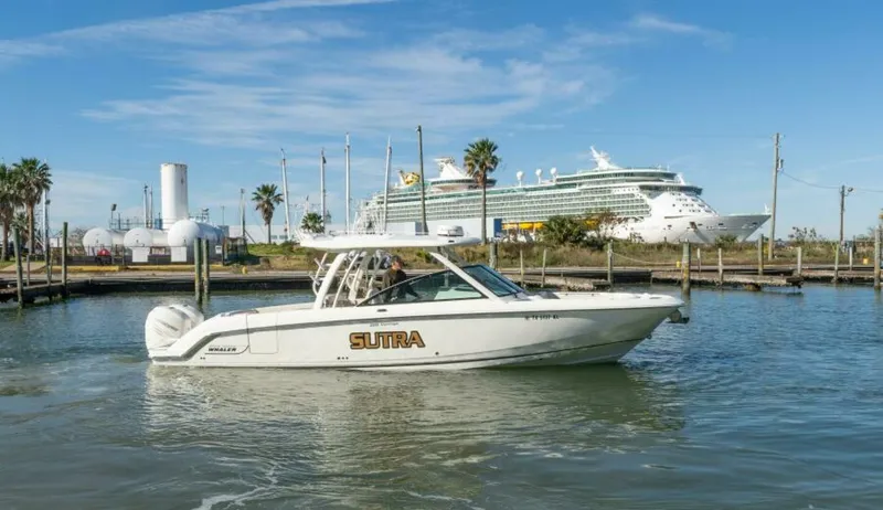 The Image of Boston Whaler 320 Vantage 2017 - 0