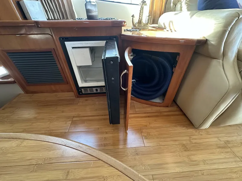 Slide: The Image of Carver Yachts 36 SS 2005 - 34