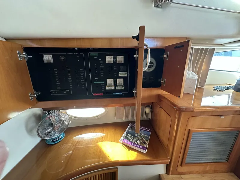 Slide: The Image of Carver Yachts 36 SS 2005 - 35