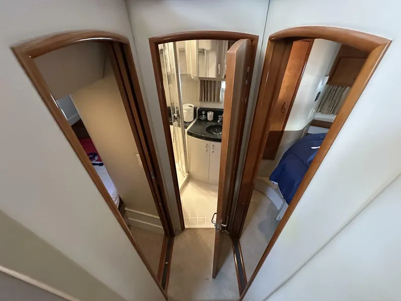 Slide: The Image of Carver Yachts 36 SS 2005 - 38