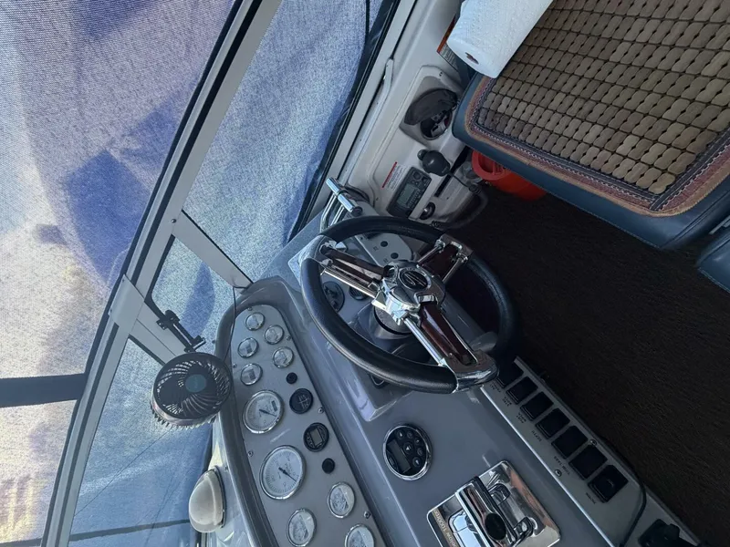 Slide: The Image of Cruisers 370 Express 2007 - 17