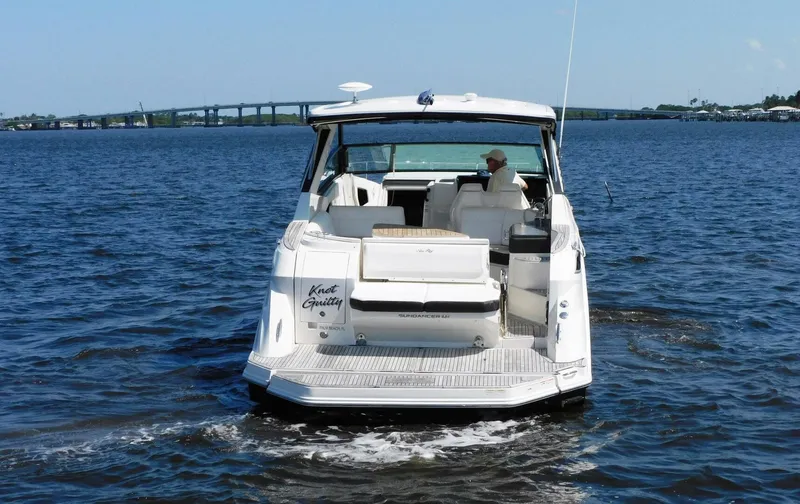 Slide: The Image of Sea Ray Sundancer 320 2018 - 2