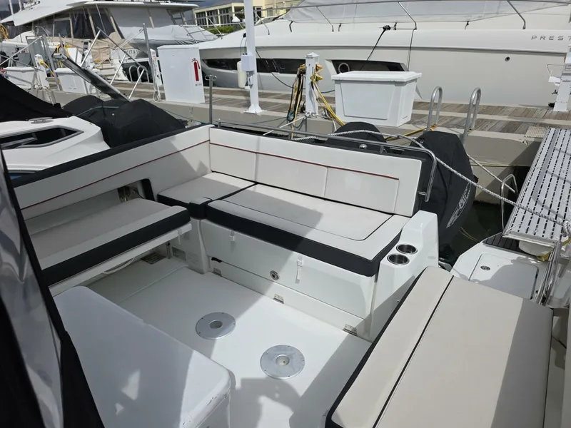 Slide: The Image of Jeanneau Leader 10.5 WA Series 2 2022 - 4