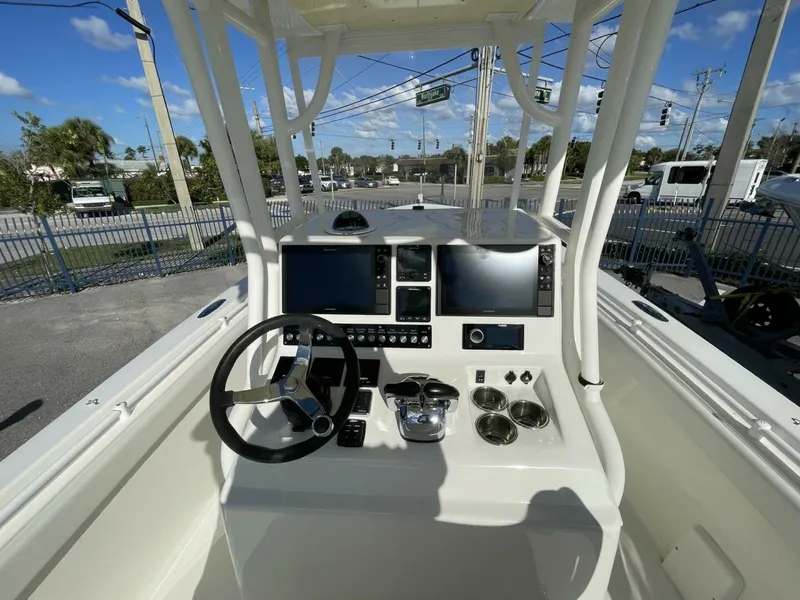 Slide: The Image of Silverhawk 2700CC 2008 - 5