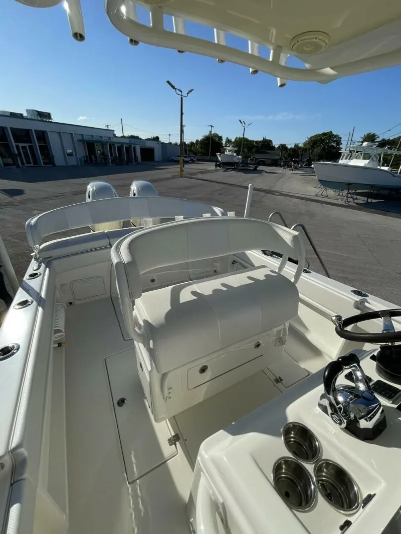 Slide: The Image of Silverhawk 2700CC 2008 - 6
