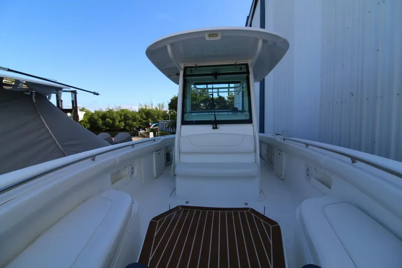 Slide: The Image of Boston Whaler 320 Outrage 2015 - 11