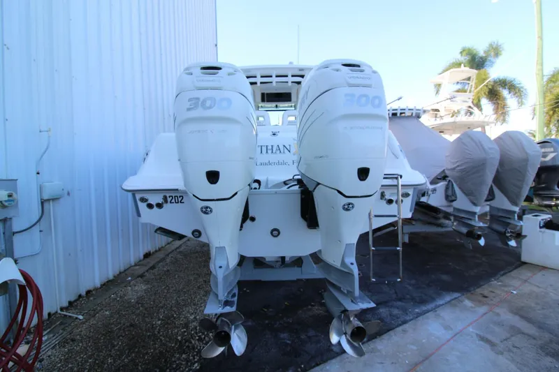 Slide: The Image of Boston Whaler 320 Outrage 2015 - 14