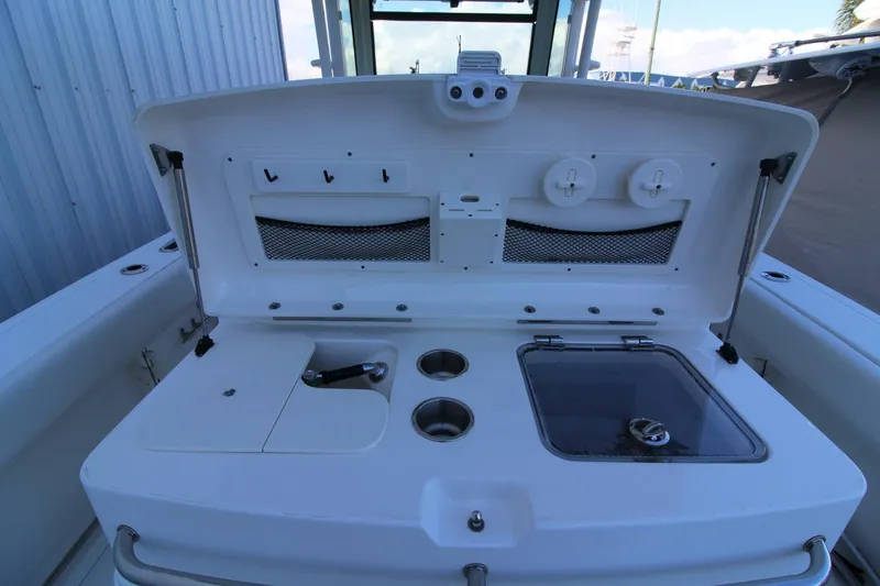 Slide: The Image of Boston Whaler 320 Outrage 2015 - 19