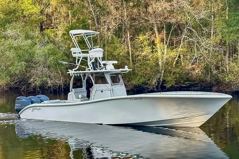 The Image of Yellowfin 36 Offshore 2014 - 0