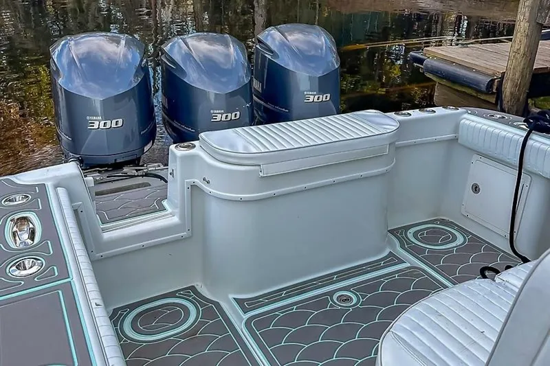 Slide: The Image of Yellowfin 36 Offshore 2014 - 24