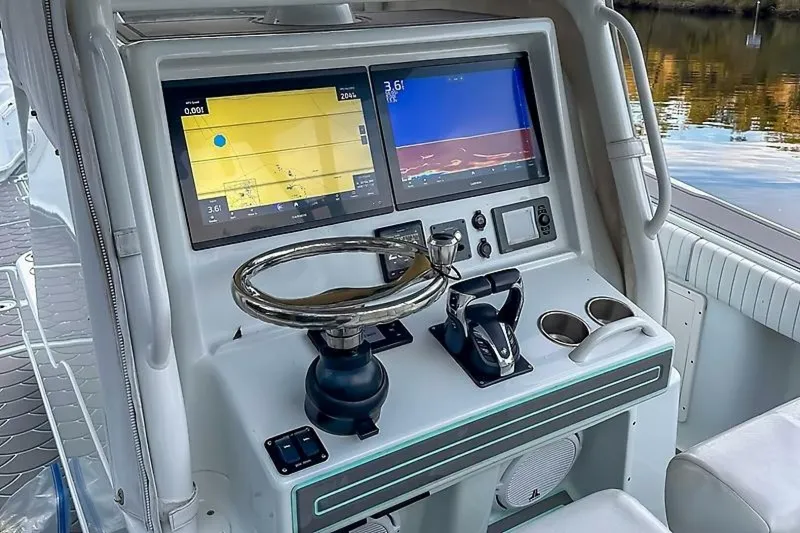 Slide: The Image of Yellowfin 36 Offshore 2014 - 29
