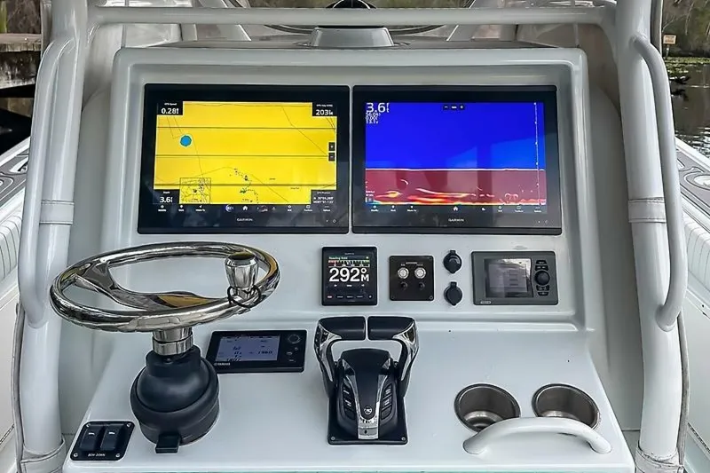 Slide: The Image of Yellowfin 36 Offshore 2014 - 30