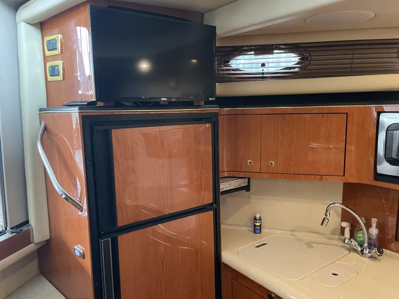 Slide: The Image of Sea Ray 380 Sundancer 2001 - 27