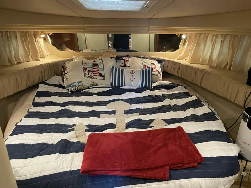 Slide: The Image of Sea Ray 380 Sundancer 2001 - 30